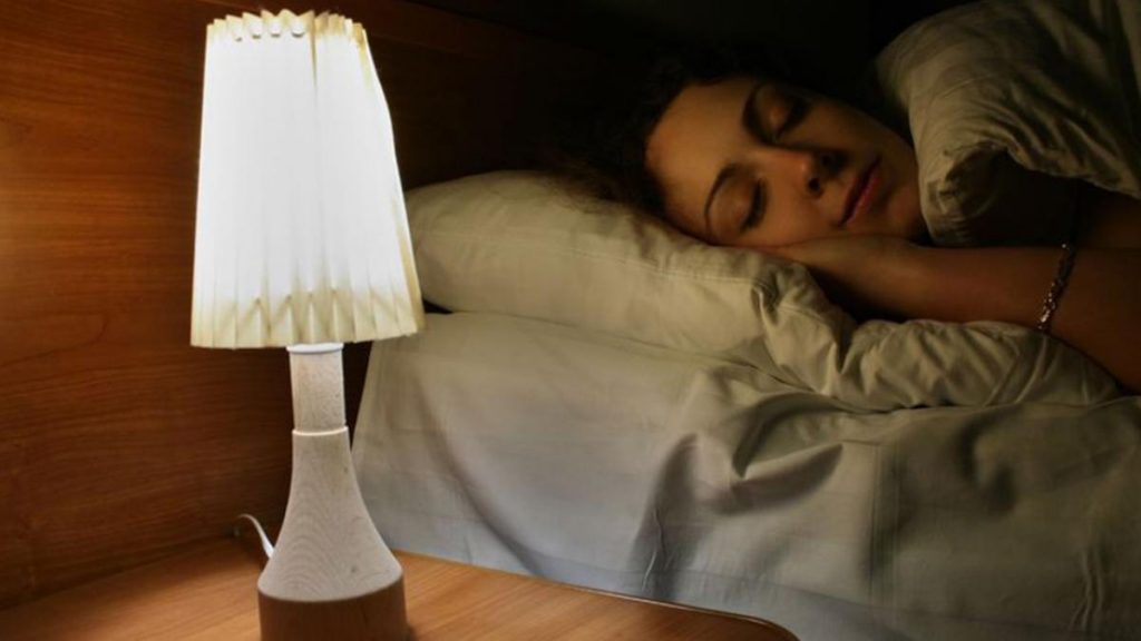 Cách ngủ sớm cho người quen thức khuya