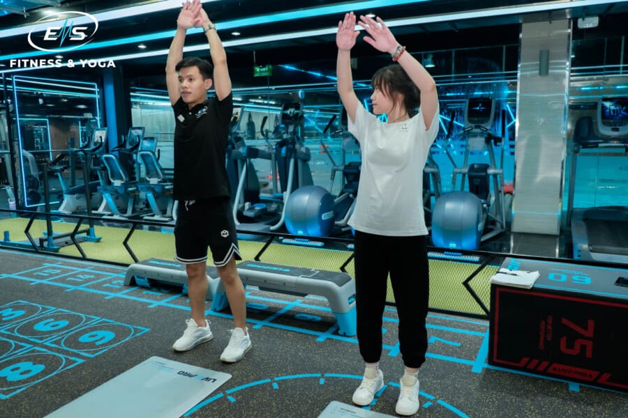 Tập gym tại EMS Fitness & yoga