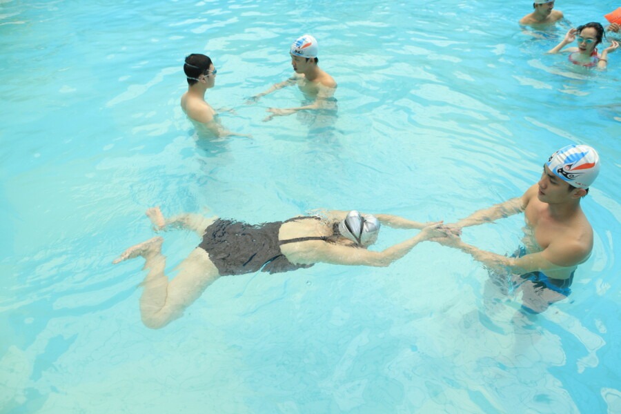 Bài tập bơi cơ bản - chân